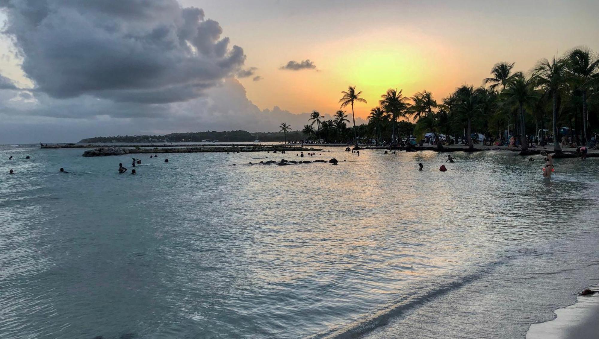 Ti Kaz Funky Host -T3 Vue Mer Premium 3 Etoiles - Village Vacances Sainte Anne Guadeloupe Esterno foto